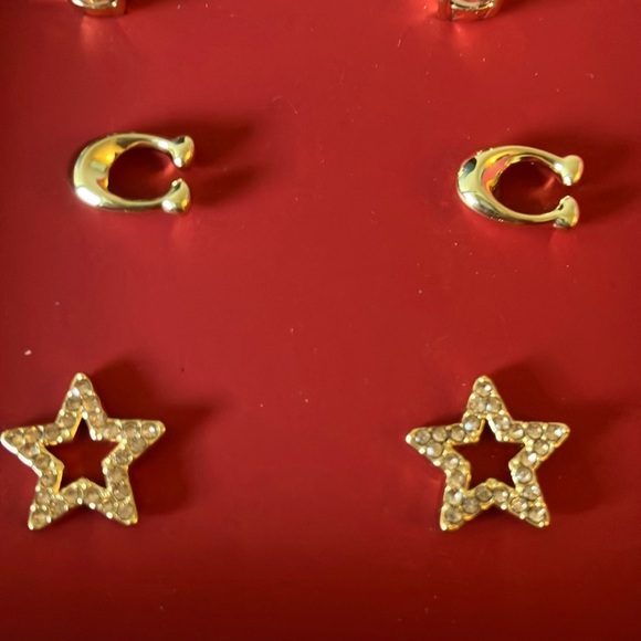 Coach: 2022 Earring (CF985) Set- Gold Tone - Picture 12 of 12